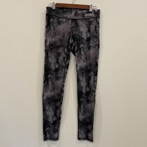 EUC Champion Full Length Black & Grey Print Leggings